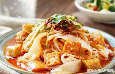 家鄉的涼皮,涼面,炸土豆,羊肉串等特色小食,看美食一條街